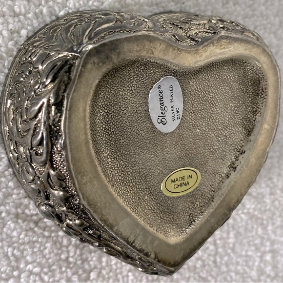 Vintage Silver Plated Zinc Heart Shaped Blue Velour Lined Trinket Box - Picture 12 of 13